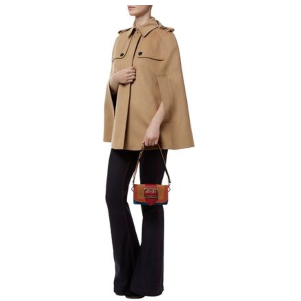 ! SOLD !  BURBERRY -Wolseley cape NEW WITH TAGS